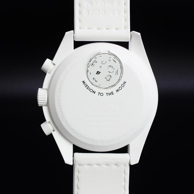 （美品）OMEGA オメガ Swatch スウォッチ SO33W700 スヌーピー Snoopy MISSION TO THE MOON PHASE FULL MOON ミッショントゥ ザ ムーン フェイズ フルムーン スピードマスター ムーンスウォッチ クロノグラフ クオーツ ナイロン バイオセラミック ホワイト 腕時計 箱付_4