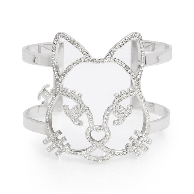 （未使用　展示品）CHANEL シャネル A96337 キャット 猫 ココマーク メタル ラインストーン シルバー オープン バングル ブレスレット 箱付
