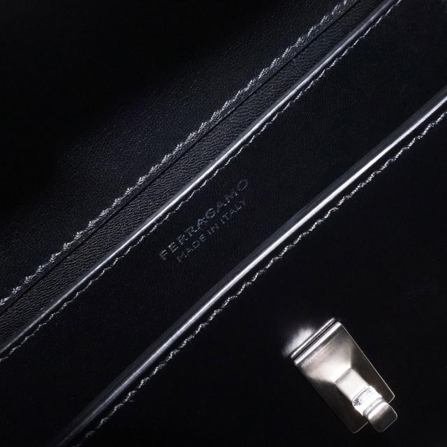 （未使用　展示品）Salvatore Ferragamo サルヴァトーレフェラガモ 213971 ジオメトリック カーフスキン ブラック ミニ ショルダー ハンドバッグ 斜め掛け レザー シルバー ゴールド金具_9