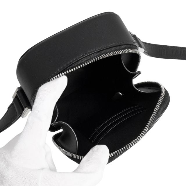 （未使用　展示品）Salvatore Ferragamo サルヴァトーレフェラガモ AU-24 レザー ブラック ショルダーバッグ 斜め掛け シルバー金具_1