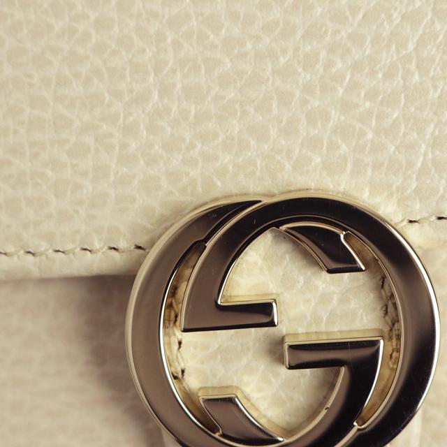 （未使用　展示品）GUCCI グッチ 615523 インターロッキングG チェーンウォレット カーフスキン アイボリー ホワイト 2way クラッチ ショルダーバッグ 斜め掛け レザー ゴールド金具_11