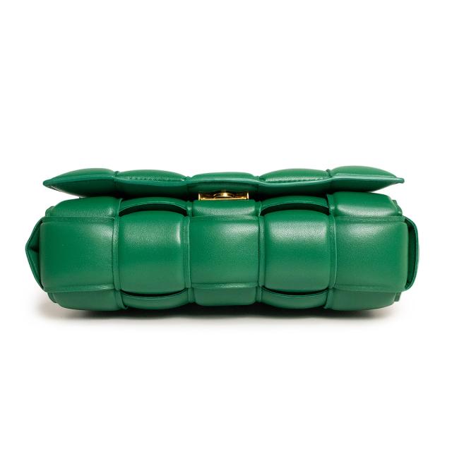 （未使用　展示品）BOTTEGA VENETA ボッテガヴェネタ 631421 イントレチャート チェーン カセット ラムスキン グリーン ショルダーバッグ 斜め掛け レザー ゴールド金具_7