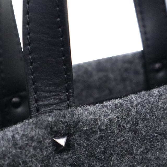 （美品）VALENTINO ヴァレンティノ 1Y2B0B78 VLTN ロゴ フェルト ミニ トート ウール レザー NERO ネロ ブラック GRIGIO ANTRACITE グリージオアントラチーテ チャコールグレー 2way ショルダー ハンドバッグ ガンメタル金具_10