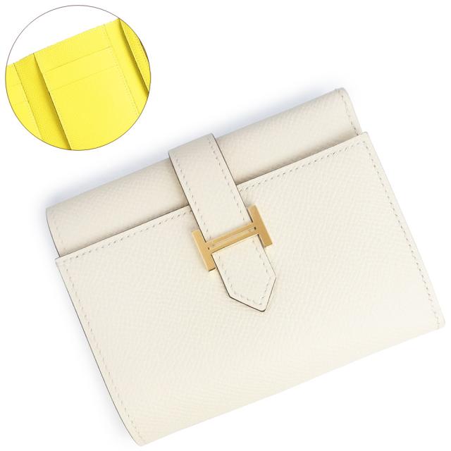 （新品・未当てはめる品）HERMES エルメス ベアン コンビネ ヴェルソ パウダーコンパクト ヴォーエプソン ナタ 菩提樹 白いこと 黄色 W目じるし 三つ折り紙入れ なめし革 ゴールド金具 箱付