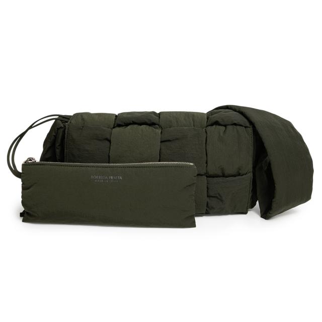 （美品）BOTTEGA VENETA ボッテガヴェネタ 749880 マキシイントレチャート パデッド テック カセット ポリアミド カーキ ショルダーバッグ 斜め掛け シルバー金具
