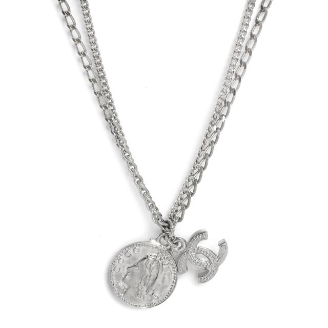 (美品)CHANEL シャネル ココマーク マドモアゼル メダル シルバー ダブルチェーン ペンダント ネックレス 箱付