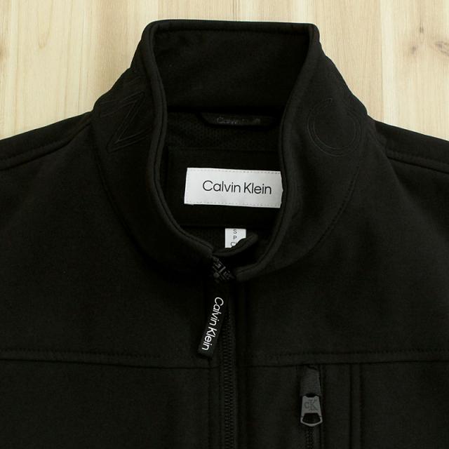 送料無料   カルバンクライン CK フリースバックソフトシェルジャケット ブルゾン アウター 防寒 秋冬 フルジップ スタンドネック ロゴ 刺繍 メンズ 送料無料 Calvin Klein カルバンクライン CK フリースバックソフト