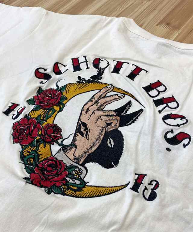 Schott/ スベーニア刺繍 tシャツ