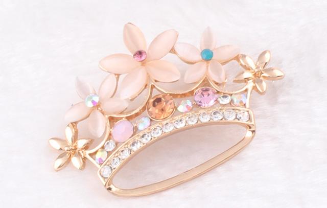 ブローチ ラインストーン ビジュー 王冠 クラウン レディース アクセサリー キラキラ ストーン おしゃれ きれいめ 上品 華やの通販はau Pay マーケット プラスナオ