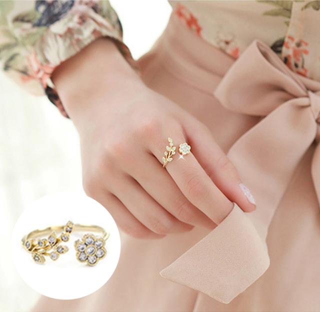 指輪 リング フロントオープン 葉っぱ リーフ 花 フラワー ラインストーン クリアストーン クリスタル風 レディース 女性用 の通販はau Pay マーケット プラスナオ