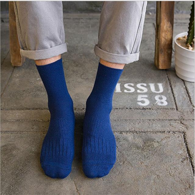 ソックス 靴下 メンズ 大人 男性 紳士 シンプル 無地 カラバリ 豊富 短い ショート クルーソックス 春 夏 秋 冬 オールの通販はau Pay マーケット プラスナオ