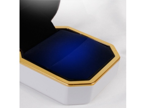 ギフトボックス LEDライト付き リングケース 指輪ケース 光る