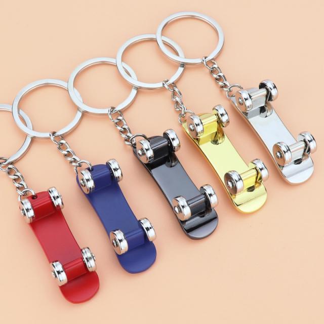 ［極美品］スケボー　キーホルダー 614adcf2688f63f4874bb488df9e9d