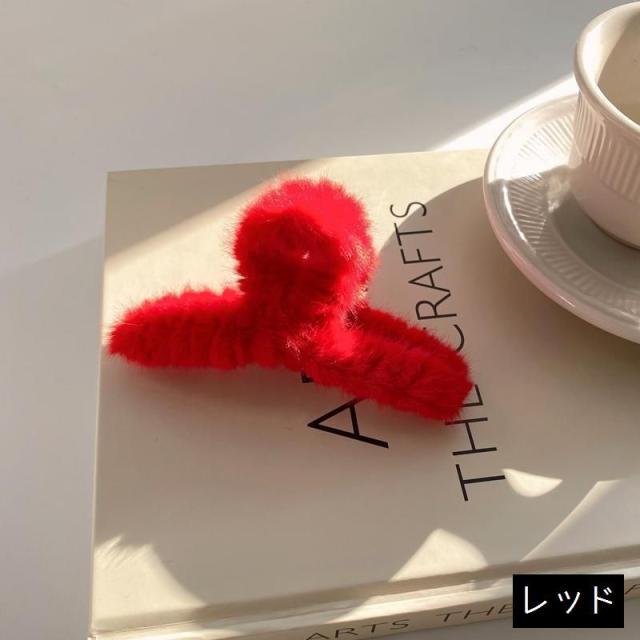 ハンドメイド♡♡ファーバンスクリップ♡Fancy赤ギンガム ロゴチャーム付きファーバンスクリップ | 阪急三番街