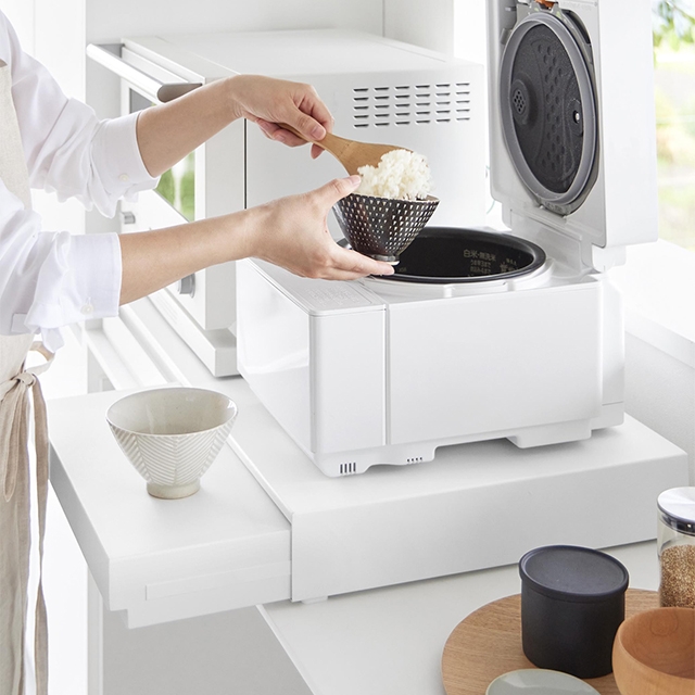 山崎実業 リバーシブルキッチン家電下スライドテーブル&引き出し タワー W80 4903208106931 4903208106948 キッチンラック 作業台 補助テーブル 棚 卓上 tower 引き出し収納 家電下収納 レンジ下収納 yamazaki タワーシリーズ_14