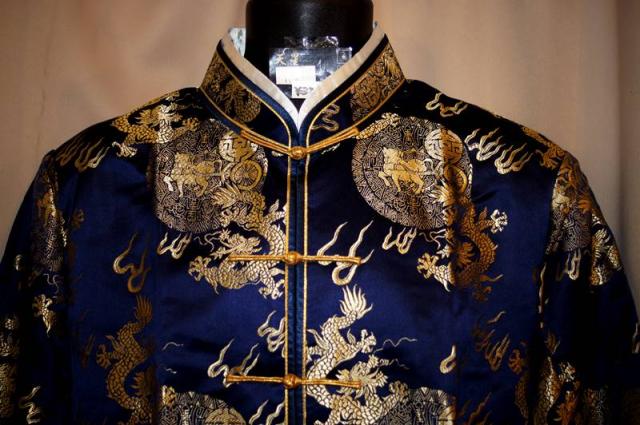 シルク地龍団柄高級カンフー服風アオザイ(紺色/金龍) シルク地龍団柄高級カンフー服風アオザイ(紺色/金龍)