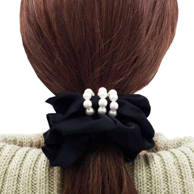 サテン生地⭐︎パールフリンジ⭐︎シュシュ シュシュ パール付き レディース お洒落 可愛い ヘアアクセ