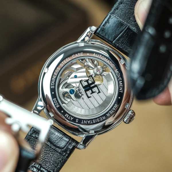 EARNSHAW アーンショウ メンズ腕時計 ES-8006-01 LONGITUDE CLASSIC WHITE 自動巻き スケルトン 革ベルト  44mm 国内正規品