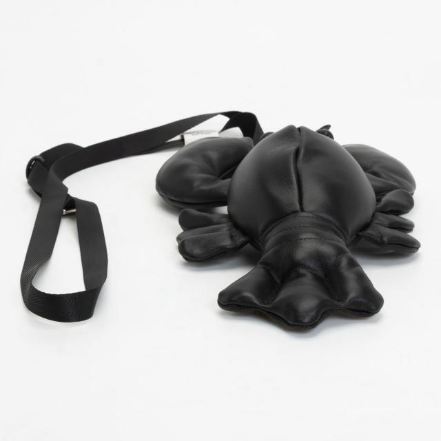 mihara yasuhiro dolls lobster minimini bag ミハラヤスヒロ ドールズ ロブスター ミニミニバッグ ミニバッグ ネックポーチ レディース メンズ A15BG711 大人 ブランド おしゃれ かっこいい かわいい 本革 革 クラッチバッグ 黒 ブラック 鞄 バッグ 2025 春 春夏 夏 mihara yasuhiro dolls lobster minimini bag ミハラヤスヒロ ドールズ