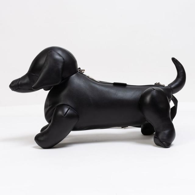 MIHARA YASUHIRO ミハラヤスヒロ 御徒面子 飼い犬 ダックスフント ダックスフンド ショルダーバッグ メンズ レディース 本革 曲がったがけ 成年者 大きめ ブランド名 肩かけ 格好のいい かっこいい 可愛らしい 革 クラッチペダル御徒面子 黒 黒いこと 鞄 御徒面子 DOLLS DACHSHUND BAG A16BG716