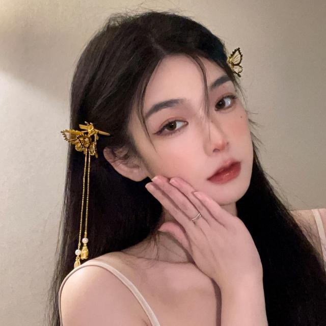 3D羽根が動く 揺れる メール便無料 キラキラ ヘア クリップ バタフライ