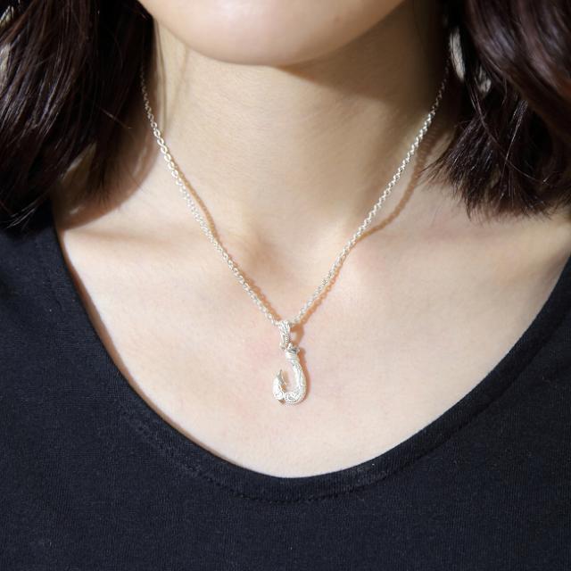 スモールフィッシュフック 2 白プルメリア 釣り針 ハワイアンジュエリーネックレス メイン の通販はau Pay マーケット 株式会社ppp