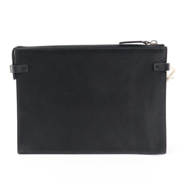 Valentino Garavani ヴァレンティノ ガラヴァーニ Vロゴ クラッチ