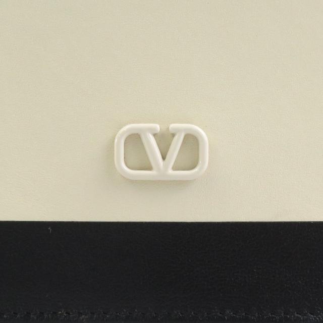 Valentino Garavani ヴァレンティノ ガラヴァーニ Vロゴ クラッチ