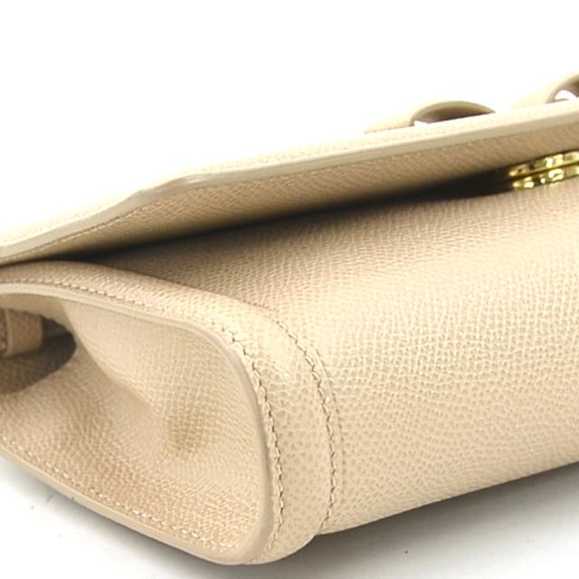 Salvatore Ferragamo サルヴァトーレフェラガモ ヴァラリボン