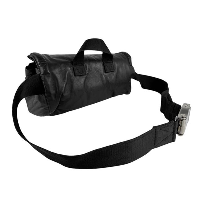 BOTTEGAVENETA ボッテガヴェネタ ビーク ショルダーバッグ ブラック