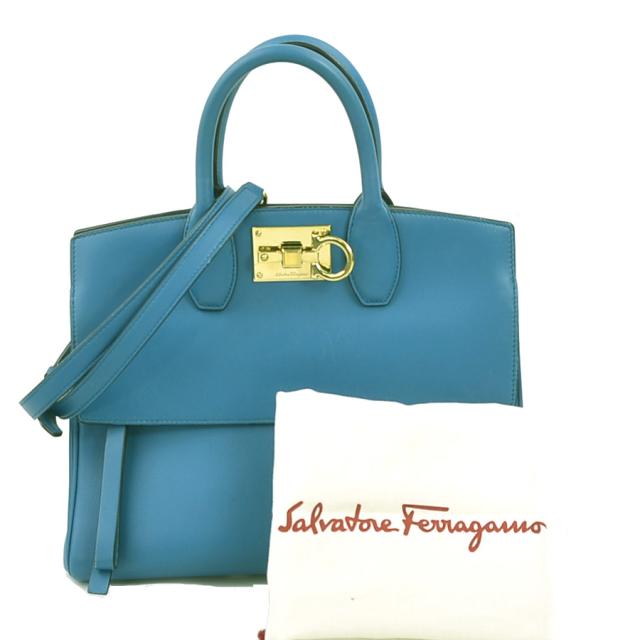 Salvatore Ferragamo サルヴァトーレフェラガモ ガンチーニ