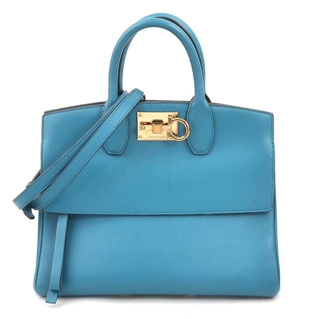 Salvatore Ferragamo サルヴァトーレフェラガモ ガンチーニ