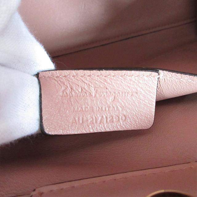 Salvatore Ferragamo サルヴァトーレフェラガモ ヴァラリボン