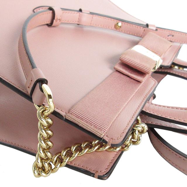 Salvatore Ferragamo サルヴァトーレフェラガモ ヴァラリボン