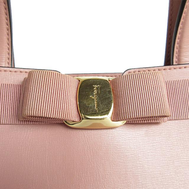 Salvatore Ferragamo サルヴァトーレフェラガモ ヴァラリボン