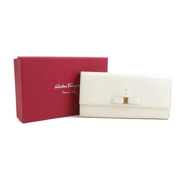 Salvatore Ferragamo サルヴァトーレフェラガモ 長財布 アイボリー 14056 レディース【中古】 56103a Salvatore Ferragamo サルヴァトーレフェラガモ 長財布 アイボリー