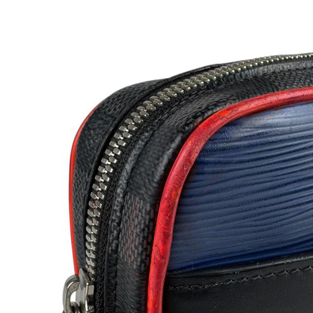 LOUIS VUITTON ルイ ヴィトン ダヌーブPM NM エピ ダミエ グラフィット M51460 ショルダーバッグ ブラック×ネイビー×ブルー×レッド 14054 メンズ【中古】 z5254 LOUIS VUITTON ルイ ヴィトン ダヌーブPM NM エピ ダミエ グラフィット