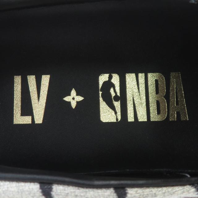 LOUIS VUITTON ルイ ヴィトン ×NBA スリッポン スニーカー グレー×ブラック 14055 メンズ【中古】 56152i LOUIS VUITTON ルイ ヴィトン ×NBA スリッポン スニーカー グレー