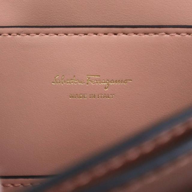 Salvatore Ferragamo サルヴァトーレフェラガモ ガンチーニ