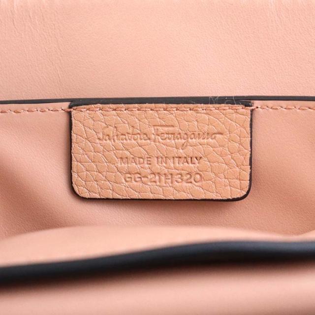 Salvatore Ferragamo サルヴァトーレフェラガモ ガンチーニ