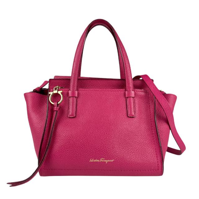 Salvatore Ferragamo ピンク ハンドバッグ ⚠️訳ありです。 Ferragamo Studio Box バッグ | ピンク | FARFETCH JP