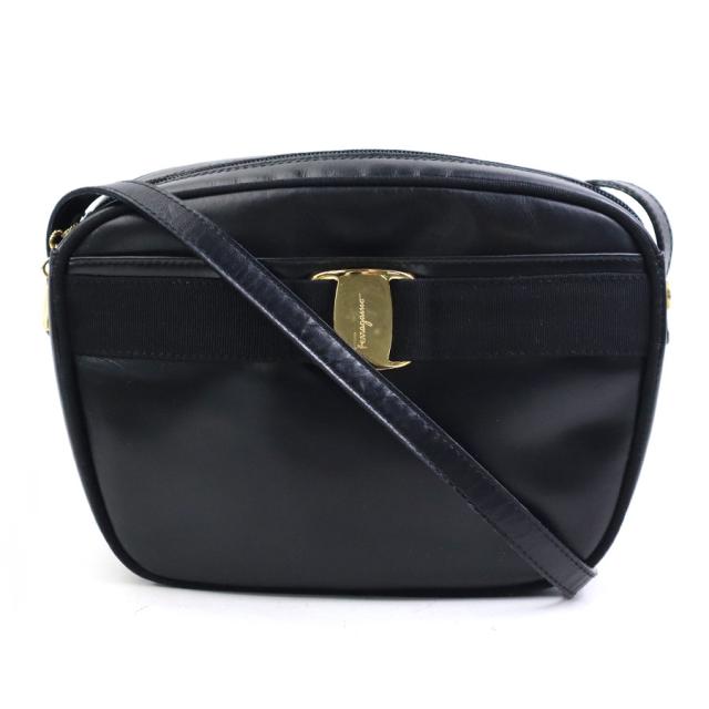 Salvatore Ferragamo サルヴァトーレフェラガモ ヴァラ 斜め掛けショルダーバッグ ブラック 14054 レディース【中古】 e60693a