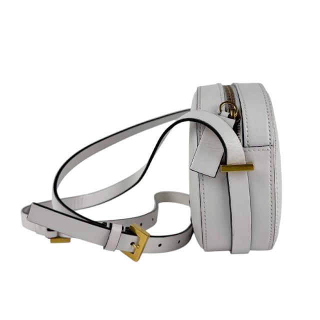 Valentino Garavani ヴァレンティノ ガラヴァーニ 斜め掛けショルダーバッグ ホワイト 14056 レディース【中古】 z6359 Valentino Garavani ヴァレンティノ ガラヴァーニ 斜め掛けショルダー