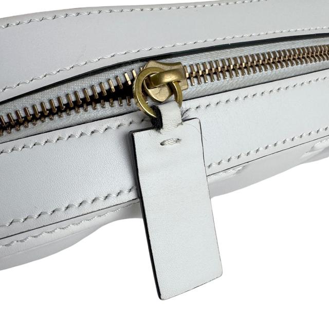 Valentino Garavani ヴァレンティノ ガラヴァーニ 斜め掛けショルダーバッグ ホワイト 14056 レディース【中古】 z6359 Valentino Garavani ヴァレンティノ ガラヴァーニ 斜め掛けショルダー