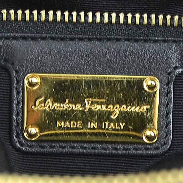 Salvatore Ferragamo サルヴァトーレフェラガモ ガンチーニ