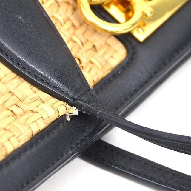 Salvatore Ferragamo サルヴァトーレフェラガモ ガンチーニ ショルダー