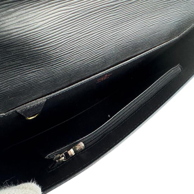 LOUIS VUITTON ルイ ヴィトン ポルト ドキュマン バンドリエール エピ