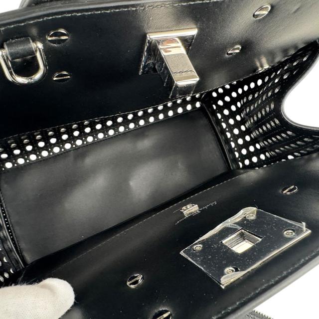 Salvatore Ferragamo サルヴァトーレフェラガモ ガンチーニ