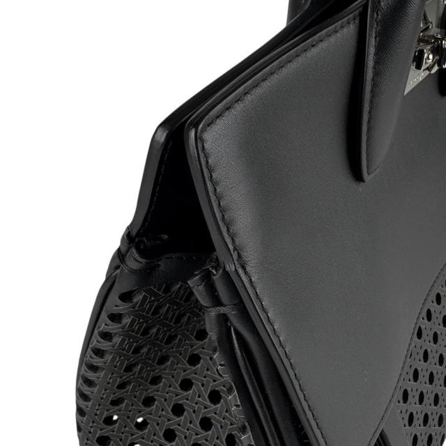 Salvatore Ferragamo サルヴァトーレフェラガモ ガンチーニ ハンドバッグ ショルダーバッグ ブラック 14054 レディース【中古】 z6813 Salvatore Ferragamo サルヴァトーレフェラガモ ガンチーニ