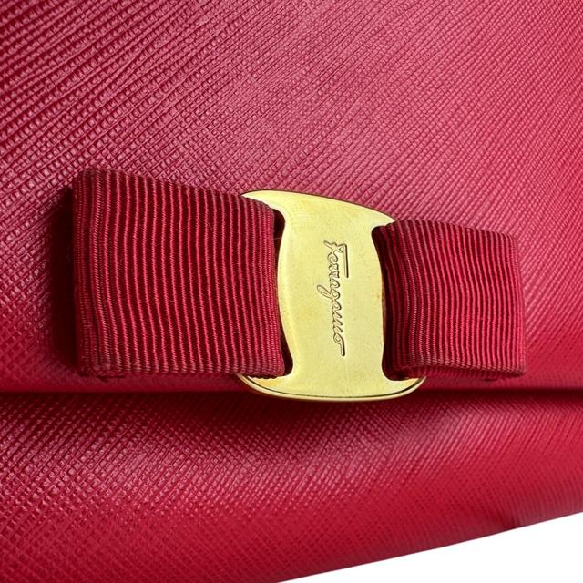 Salvatore Ferragamo サルヴァトーレフェラガモ ヴァラリボン 斜め掛け